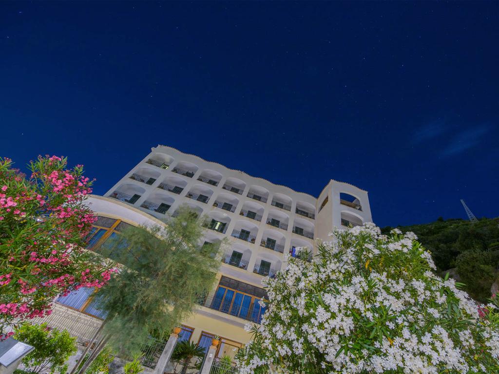 Hotel Sole Splendid Maiori Exterior photo